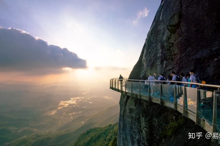 Tour Phượng Hoàng Cổ Trấn - Trương Gia Giới - 5N4D Khởi Hành Từ Hà Nội